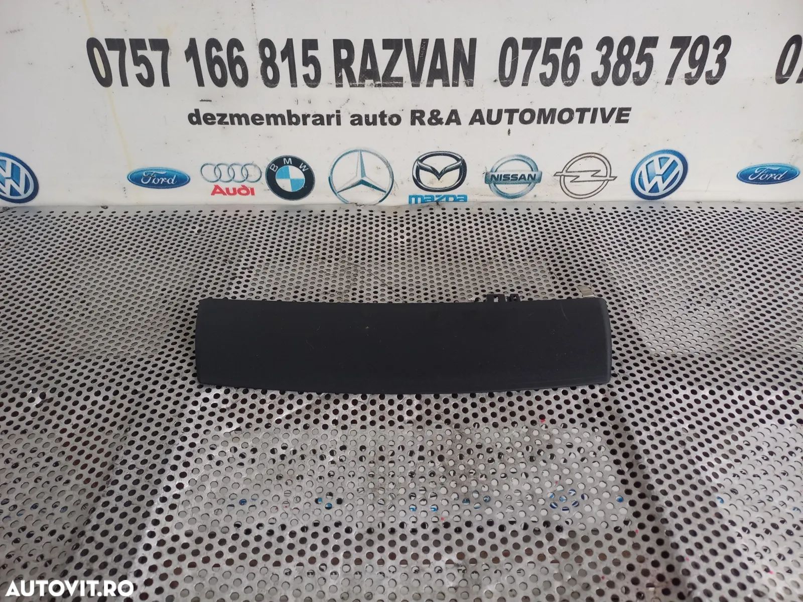 Stop Suplimentar Frana Luneta Audi A8 4H D4 An 2010-2011-2012-2013-2014-2015-2016-2017 Dezmembrez A - 1