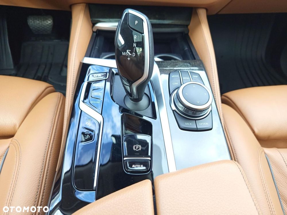 BMW 6GT - 18