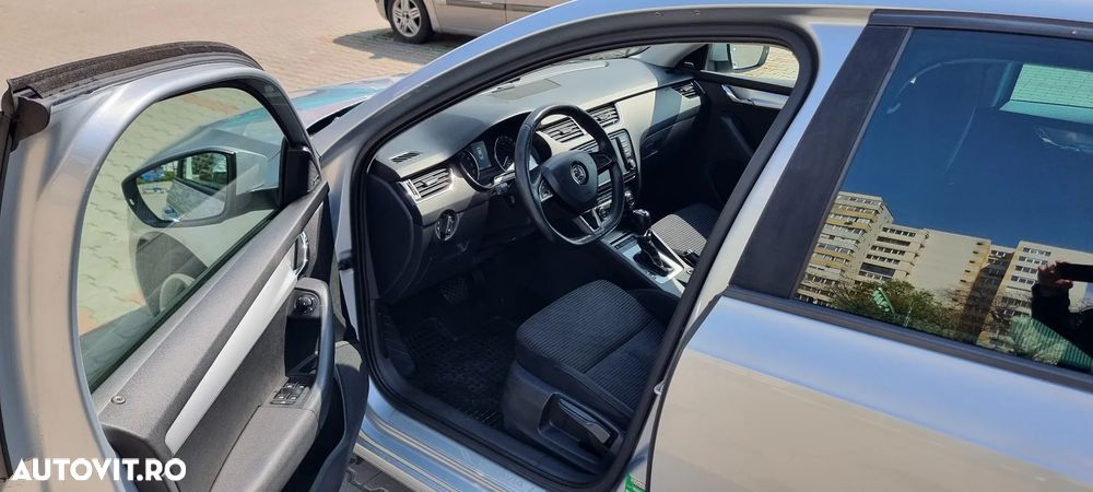 Skoda Octavia 2.0 TDI DSG 4X4 RS - 8