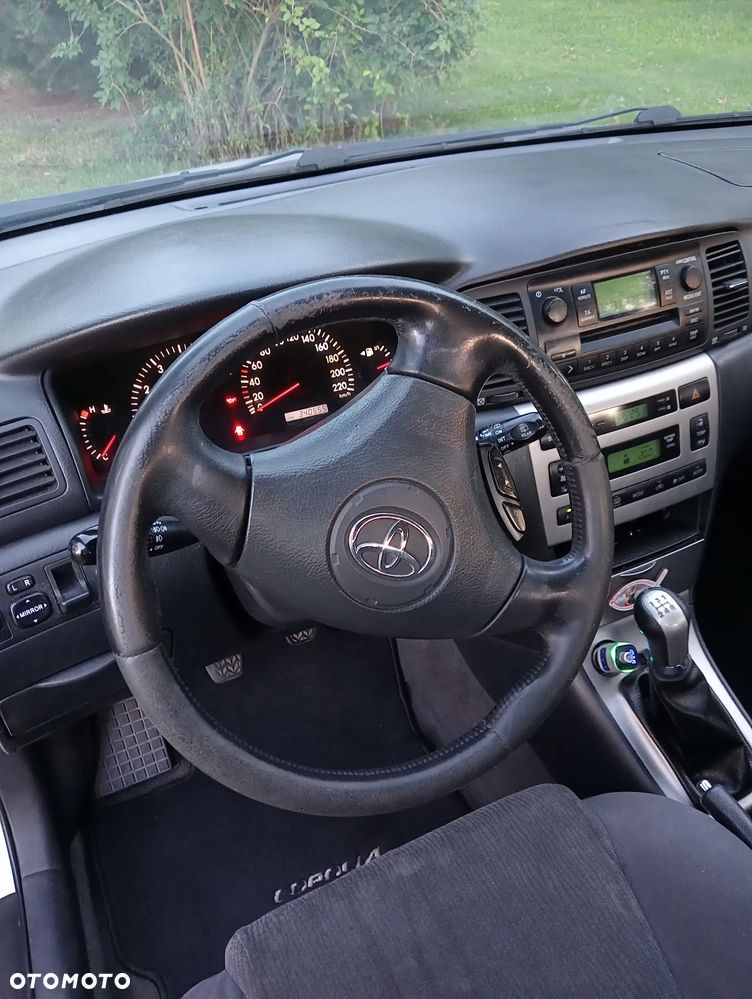 Toyota Corolla 2.0 D-4D Base - 2