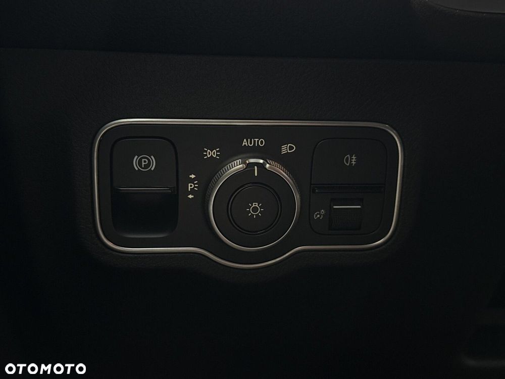 Mercedes-Benz GLB - 24