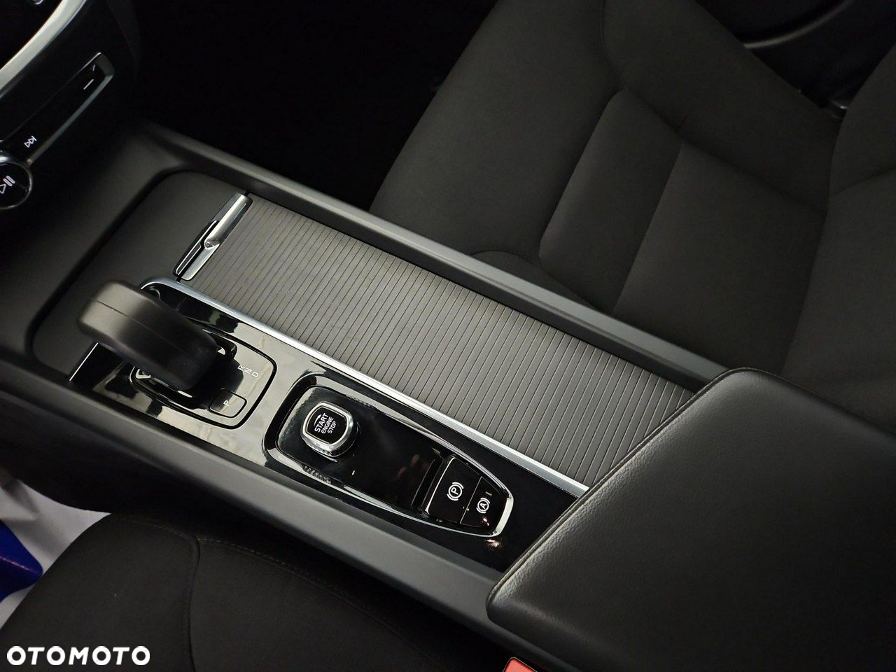 Volvo V60 B4 D Momentum - 18