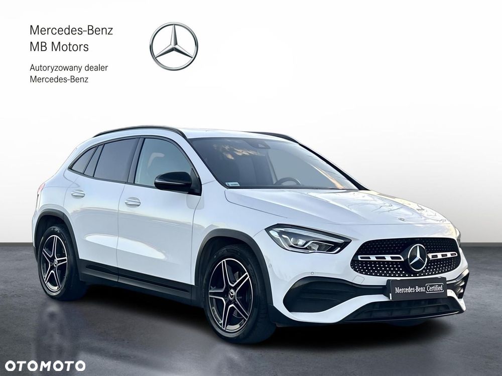 Mercedes-Benz GLA - 8