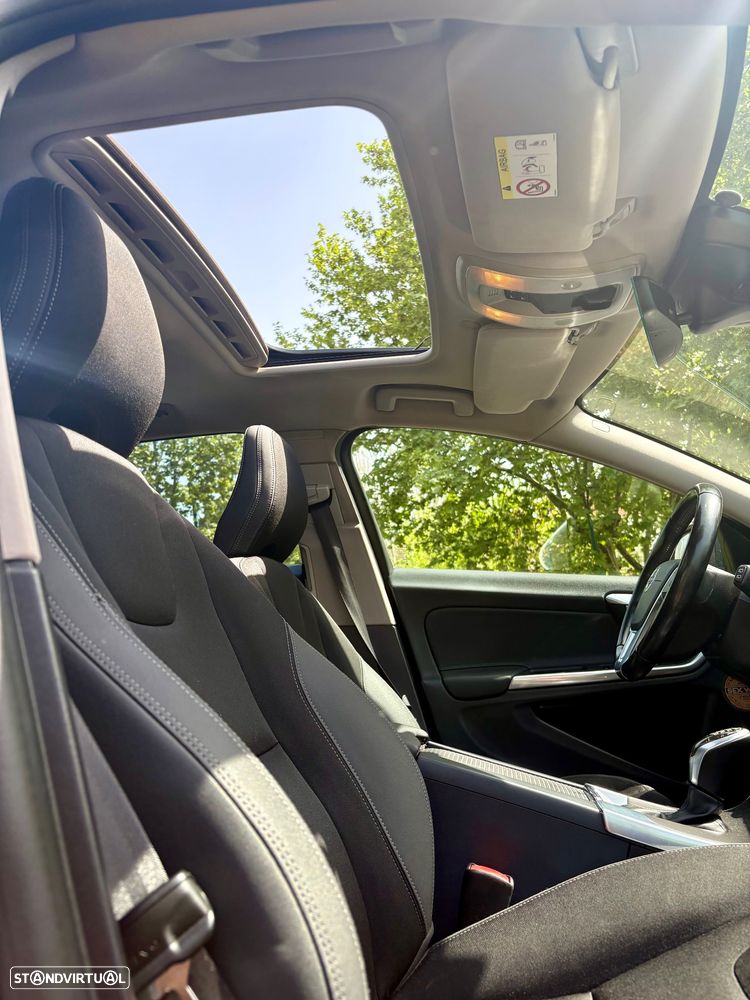 Volvo V60 2.0 D4 Momentum Geartronic - 5