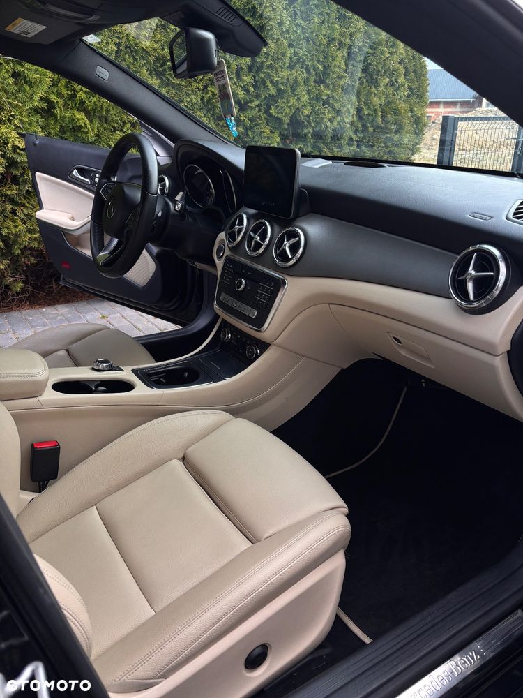 Mercedes-Benz CLA 250 4-Matic AMG Line - 6