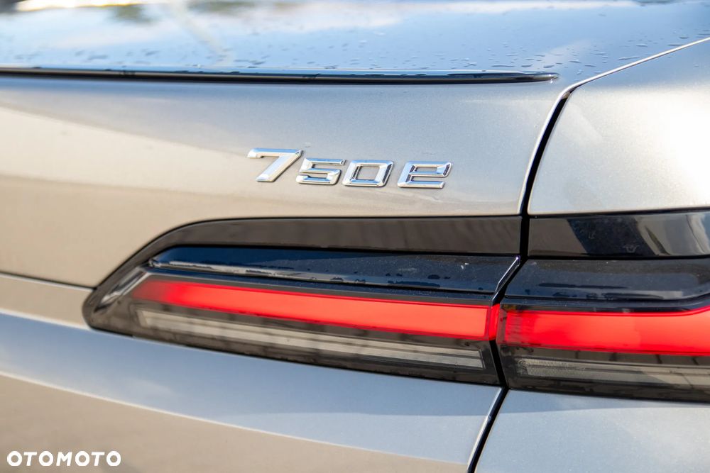BMW Seria 7 - 13
