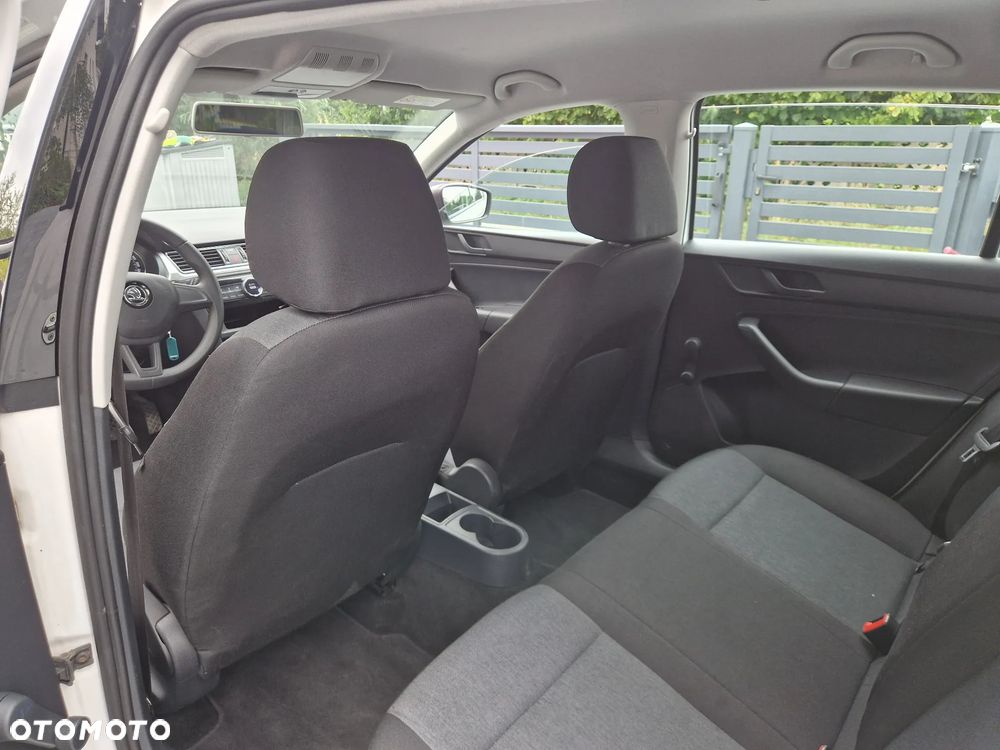 Skoda RAPID 1.2 TSI Active - 9