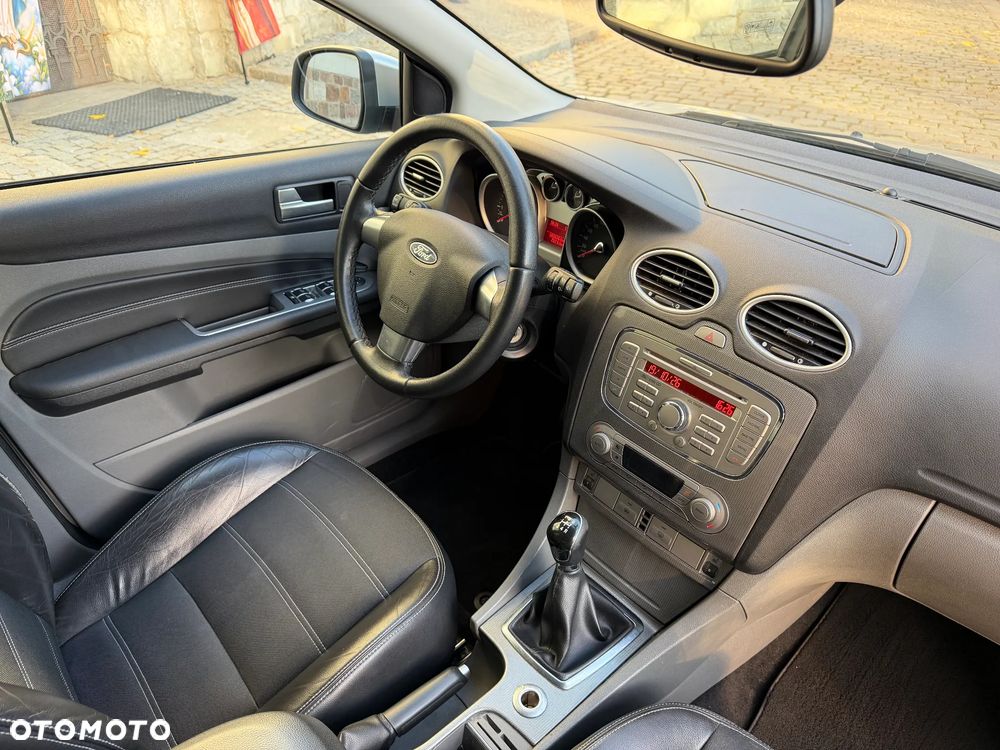 Ford Focus 1.6 Ti-VCT Titanium - 30