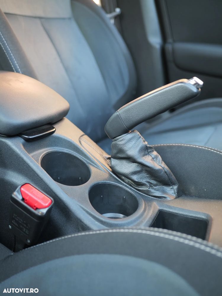 Citroën C4 e-HDi 115 Exclusive - 9