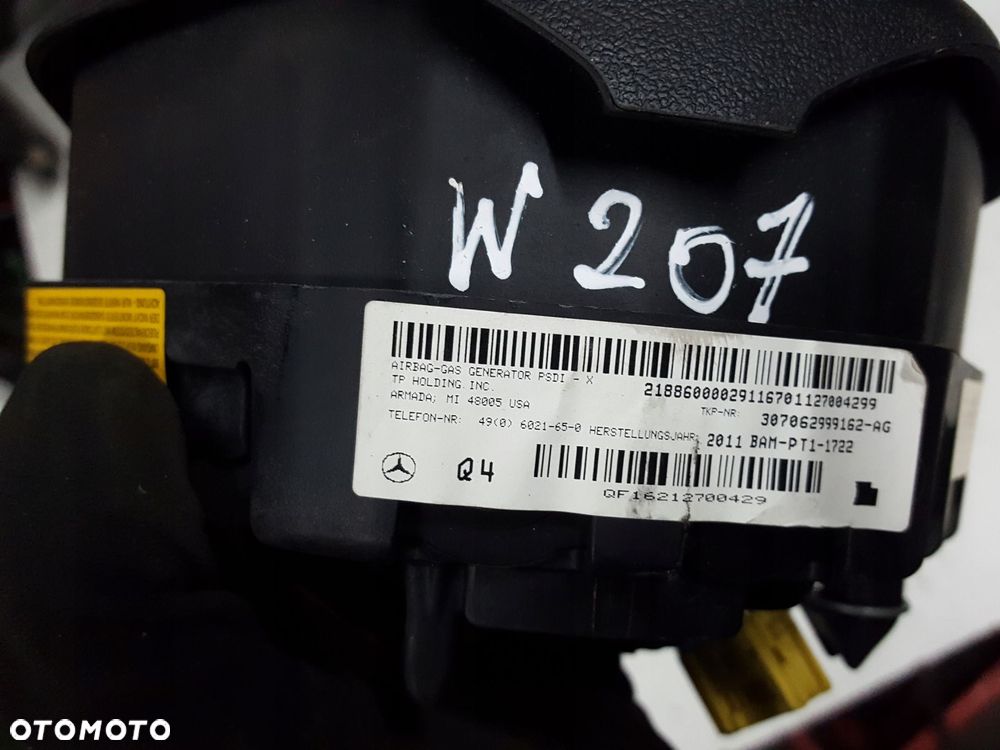 MERCEDES W207 09r- PODUSZKA AIRBAG KIEROWCY - 5