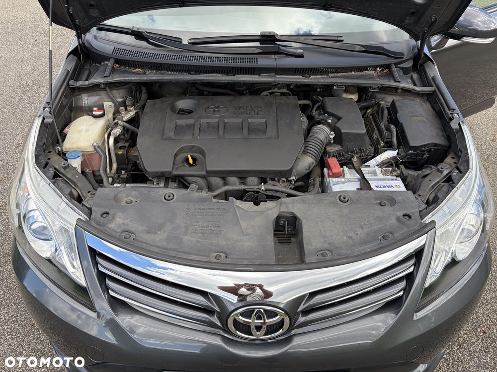 Toyota Avensis - 8