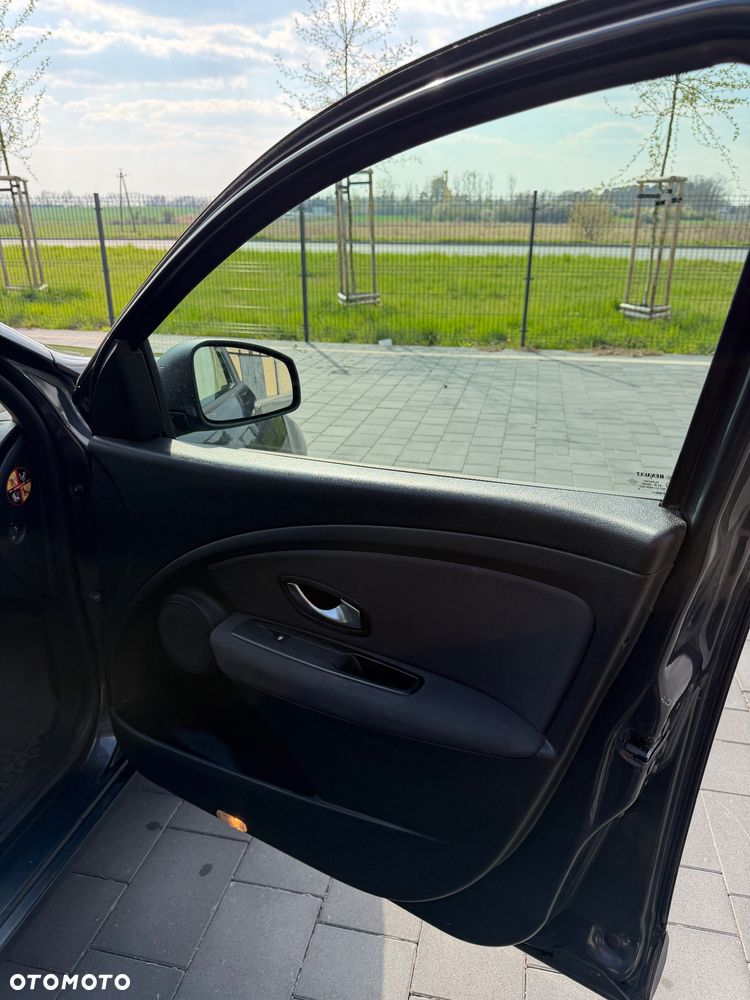 Renault Fluence 1.6 16V Expression - 19