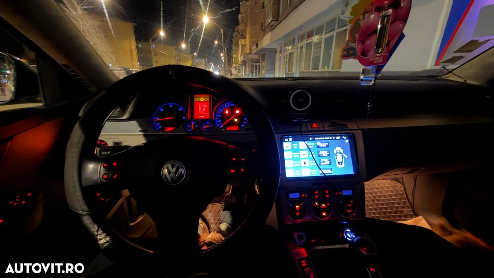 Volkswagen Passat 2.0 TDI DPF Highline - 11