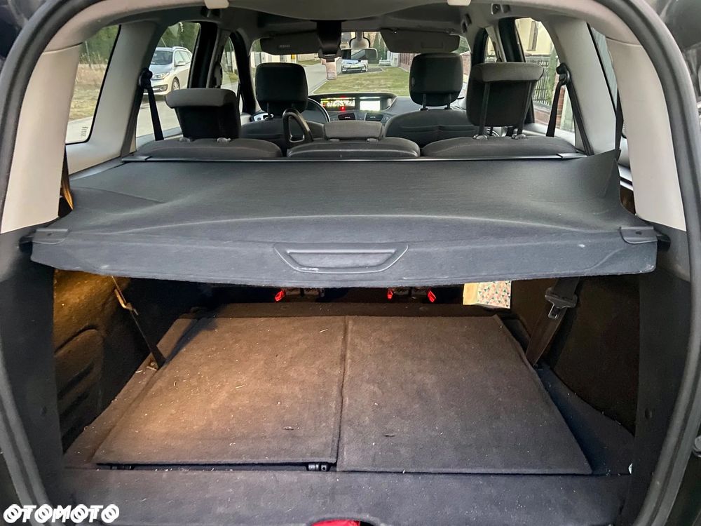Renault Grand Scenic - 17