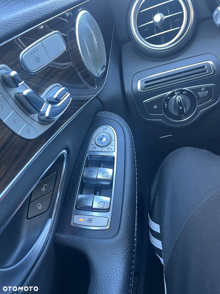 Mercedes-Benz Klasa C 300 7G-TRONIC - 21