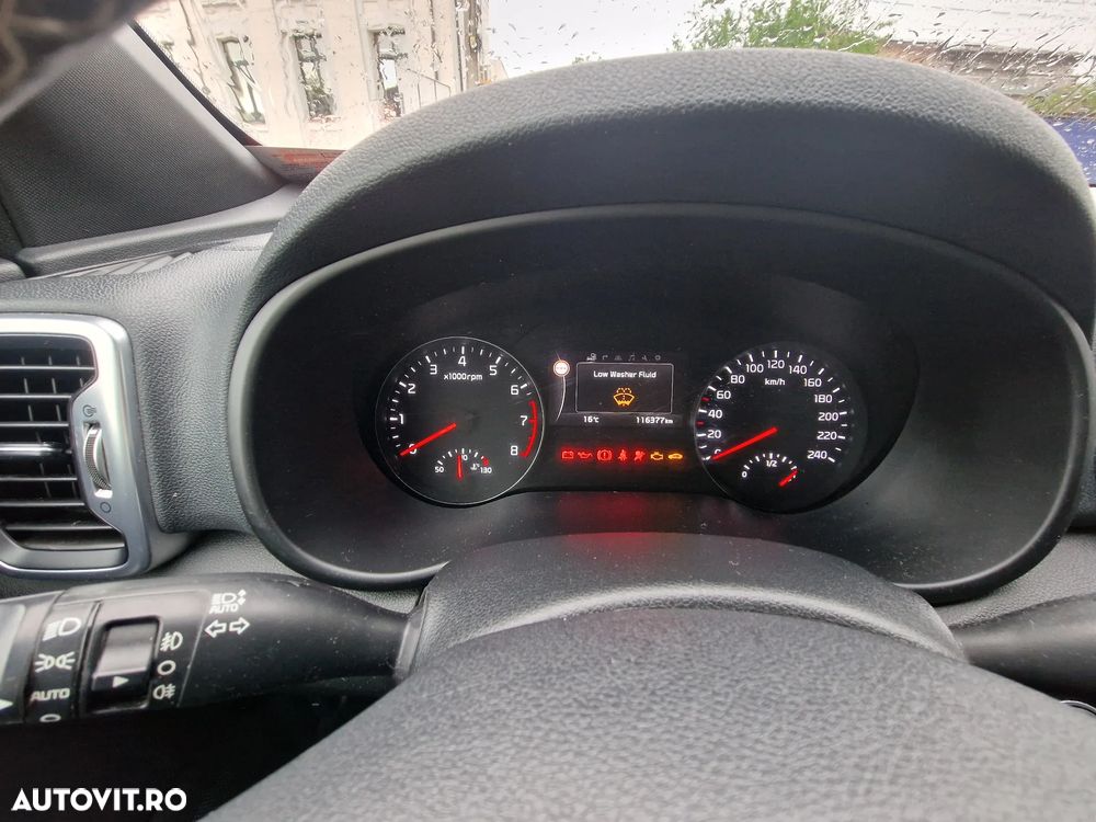 Kia Sportage 1.6 T-GDI 6MT 4x2 GT Line - 13