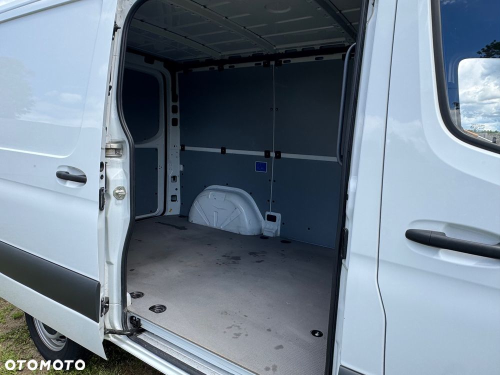 Mercedes-Benz SPRINTER 211 - 25
