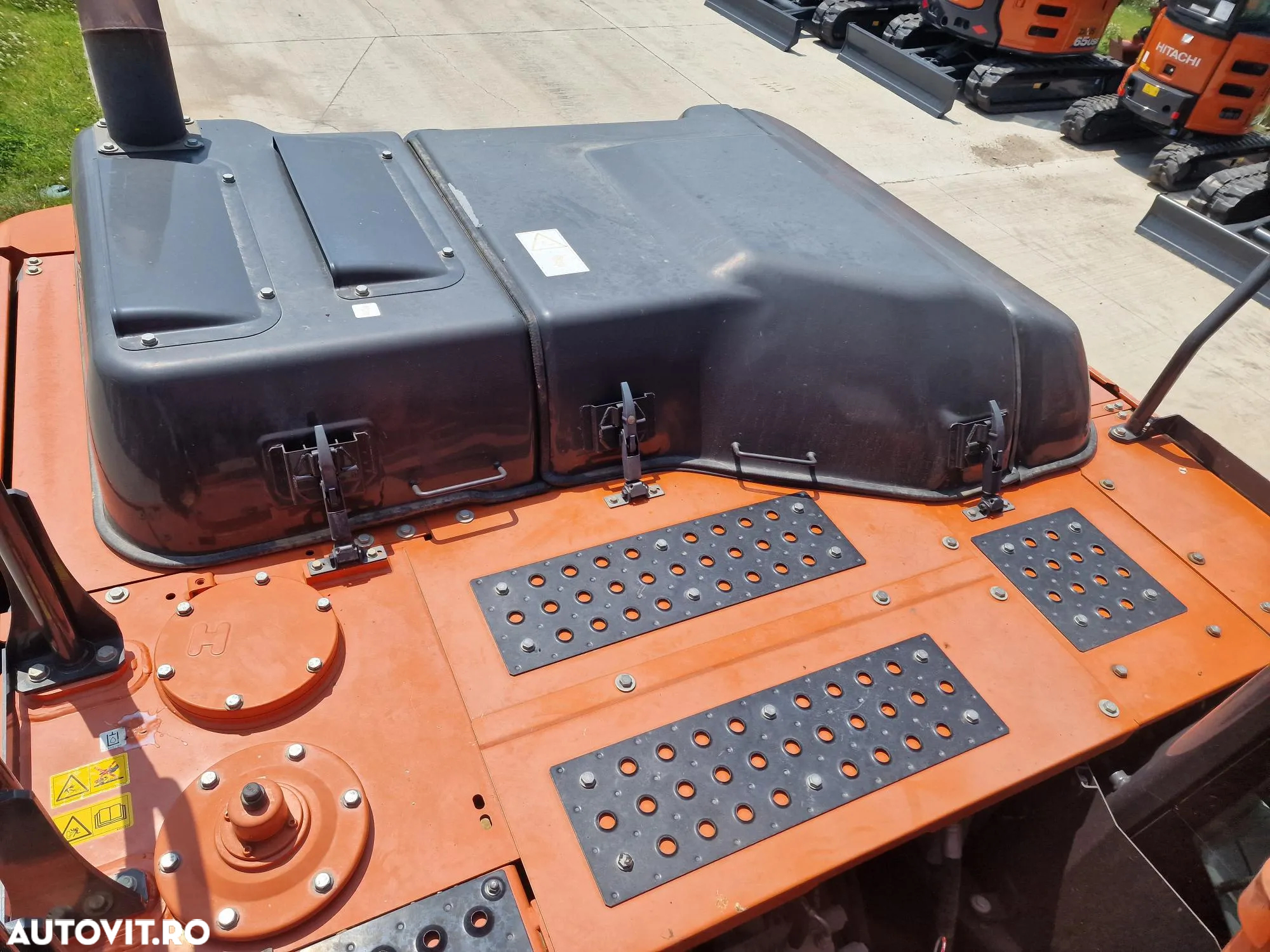 Hitachi ZX210, 2019, 23t, 4.888h, cupa NOUA 1,3mc-96.900 EUR+Tva, camera spate, camere laterale, inst picon, aer cond climatronic, consum 11l/h,. 3 pompe hidr HITACHI, inst picon, lant 90% ok 480h mars, posbilitate leasing 4 ani-PROMOTIE 96.900 EUR+Tva - 37