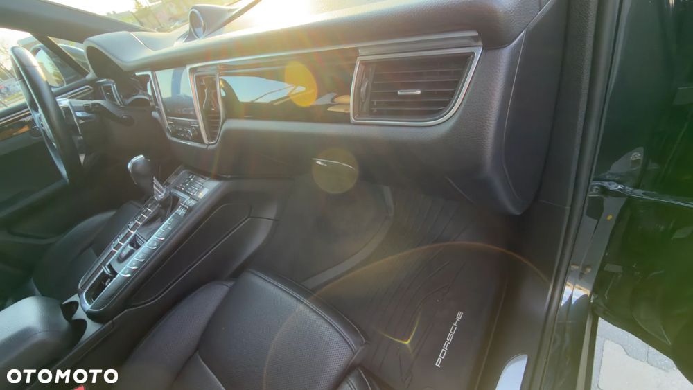Porsche Macan - 30