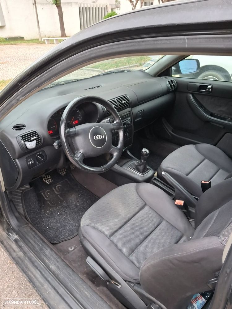 Audi A3 1.9 TDI Attraction - 4