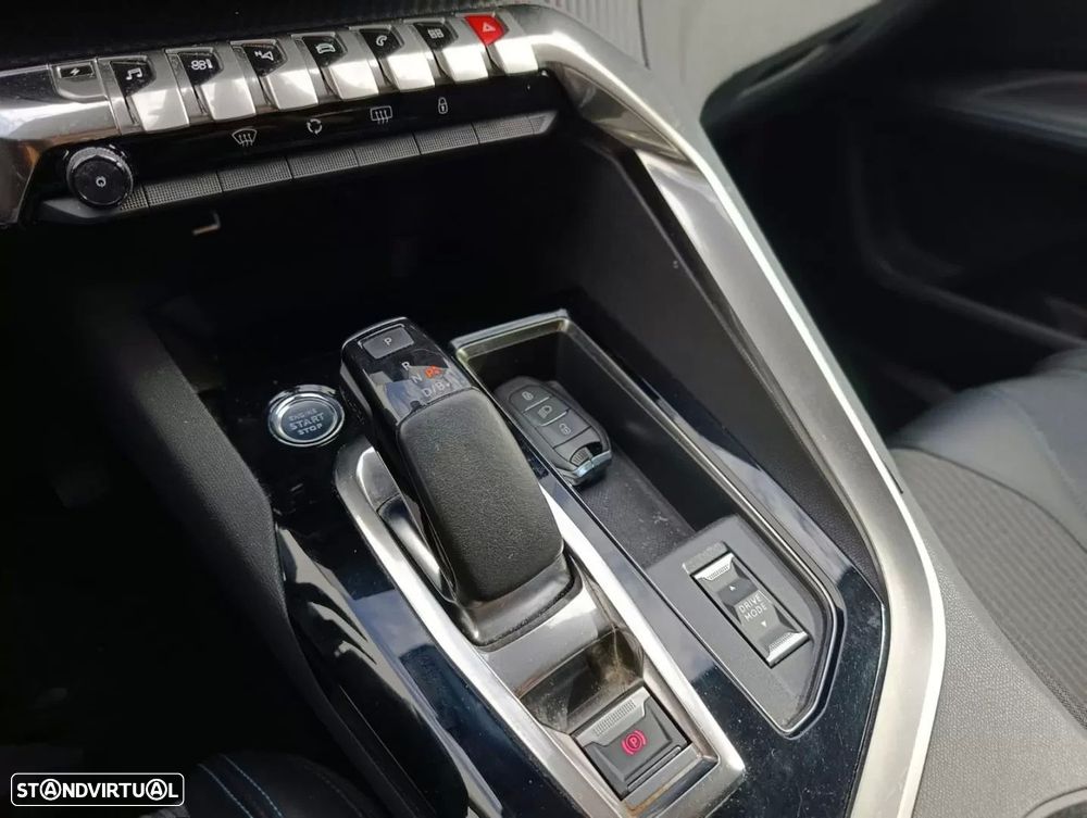 Peugeot 3008 1.6 Hybrid Allure e-EAT8 - 13