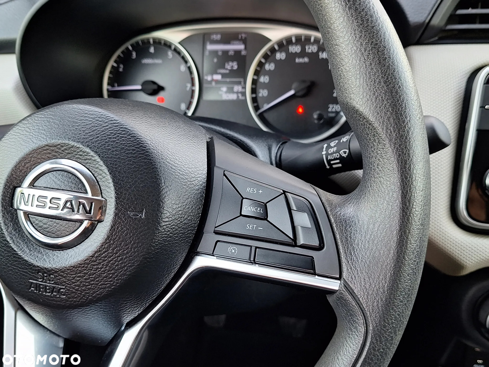 Nissan Micra - 10