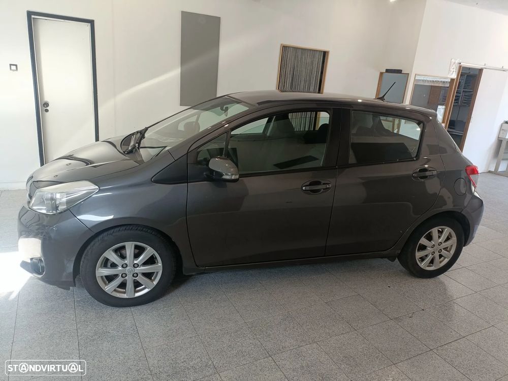 Toyota Yaris 1.4 D-4D High Pack+NAVI - 7