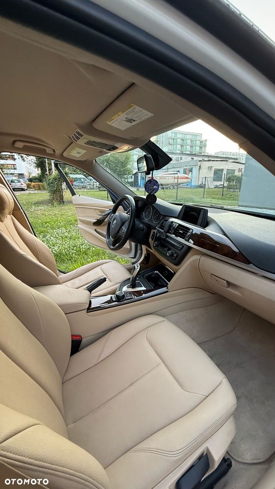 BMW Seria 3 320i - 3