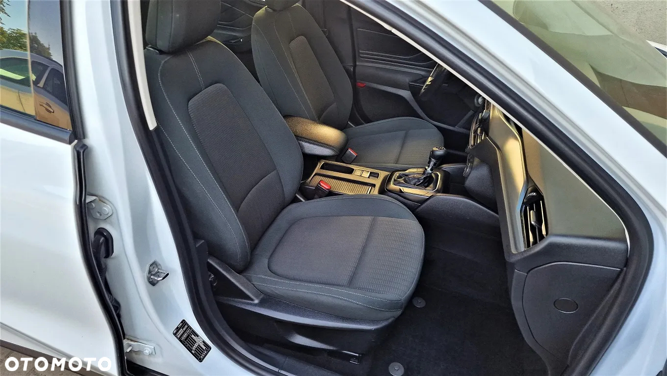 Ford Focus 1.0 EcoBoost Active Business - 23
