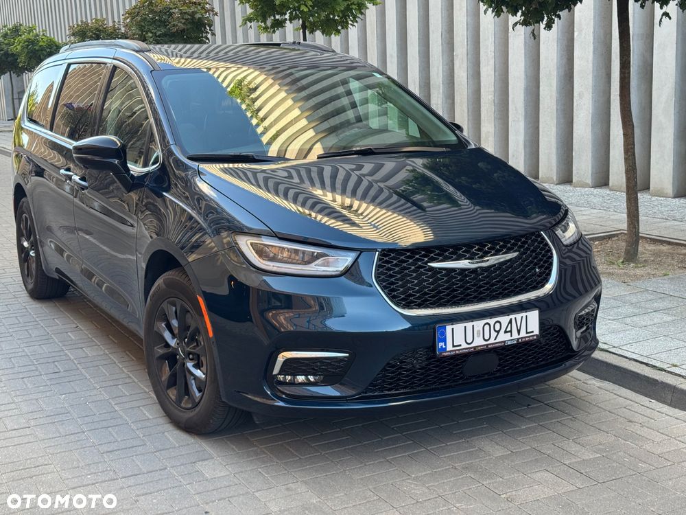 Chrysler Pacifica - 2