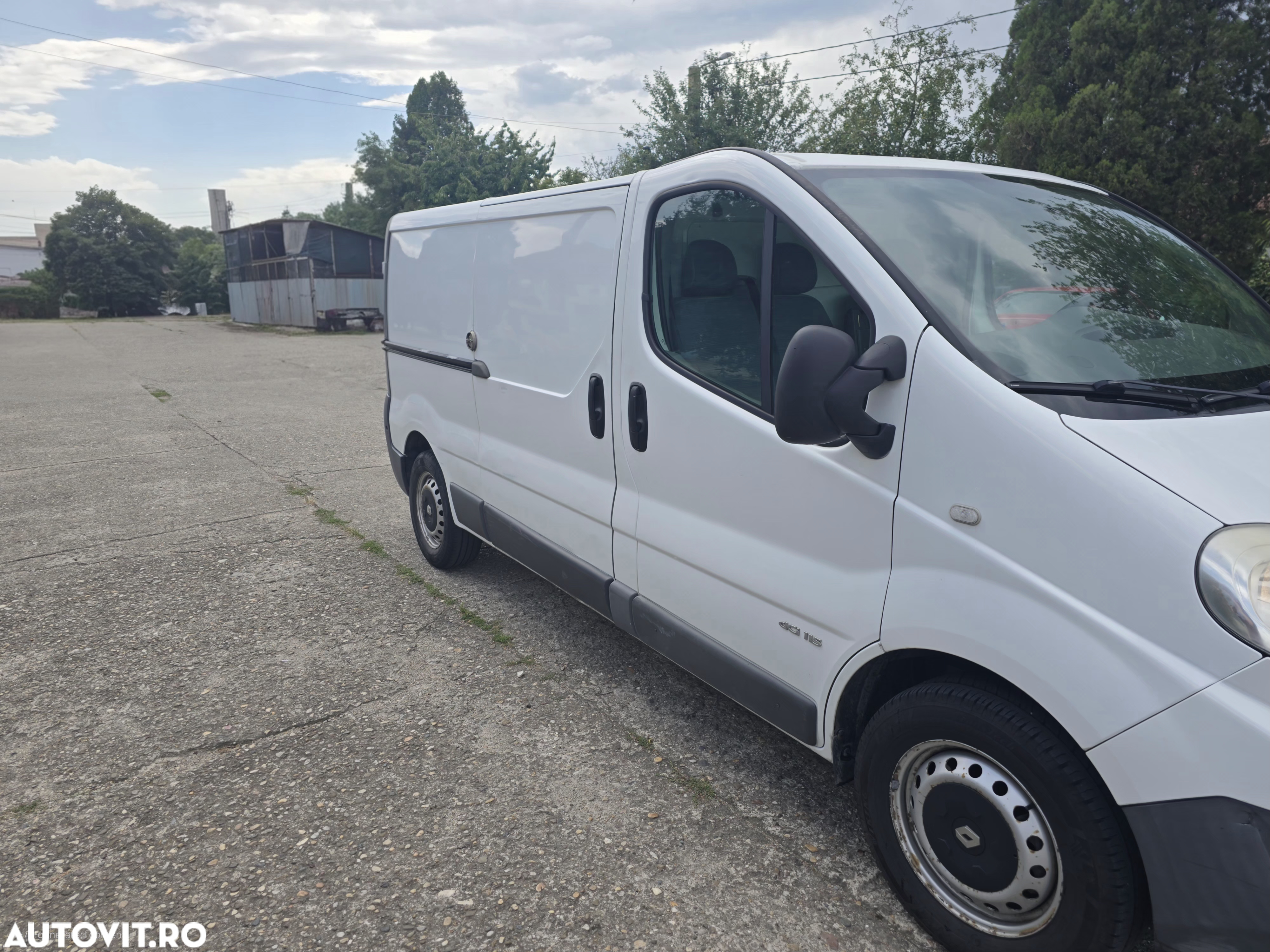 Renault Trafic Combi 2.0 L2H1 4 - 3