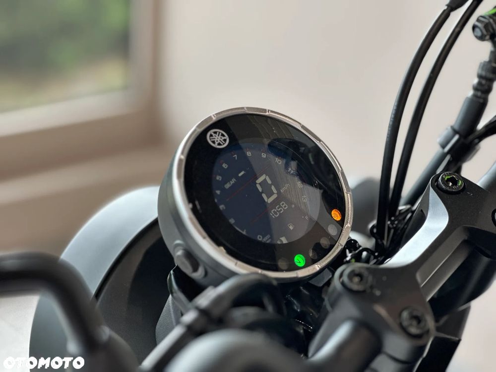 Yamaha XSR - 11