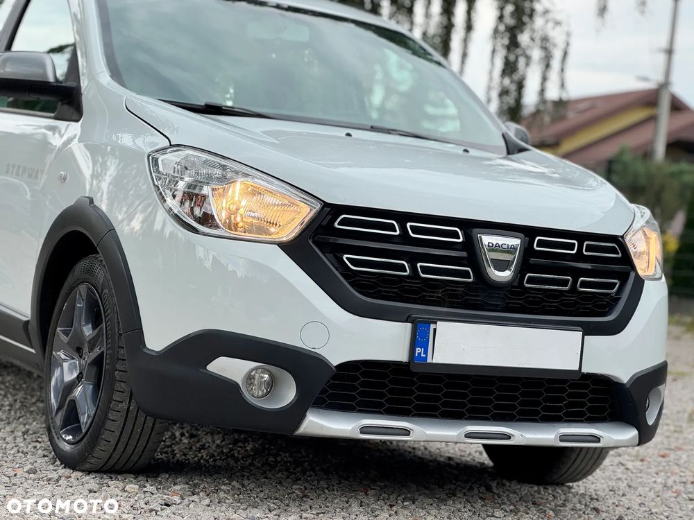Dacia Lodgy dCi 110 Stepway Celebration - 10