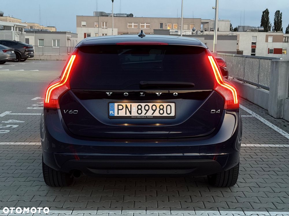 Volvo V60 D4 Geartronic Momentum - 17