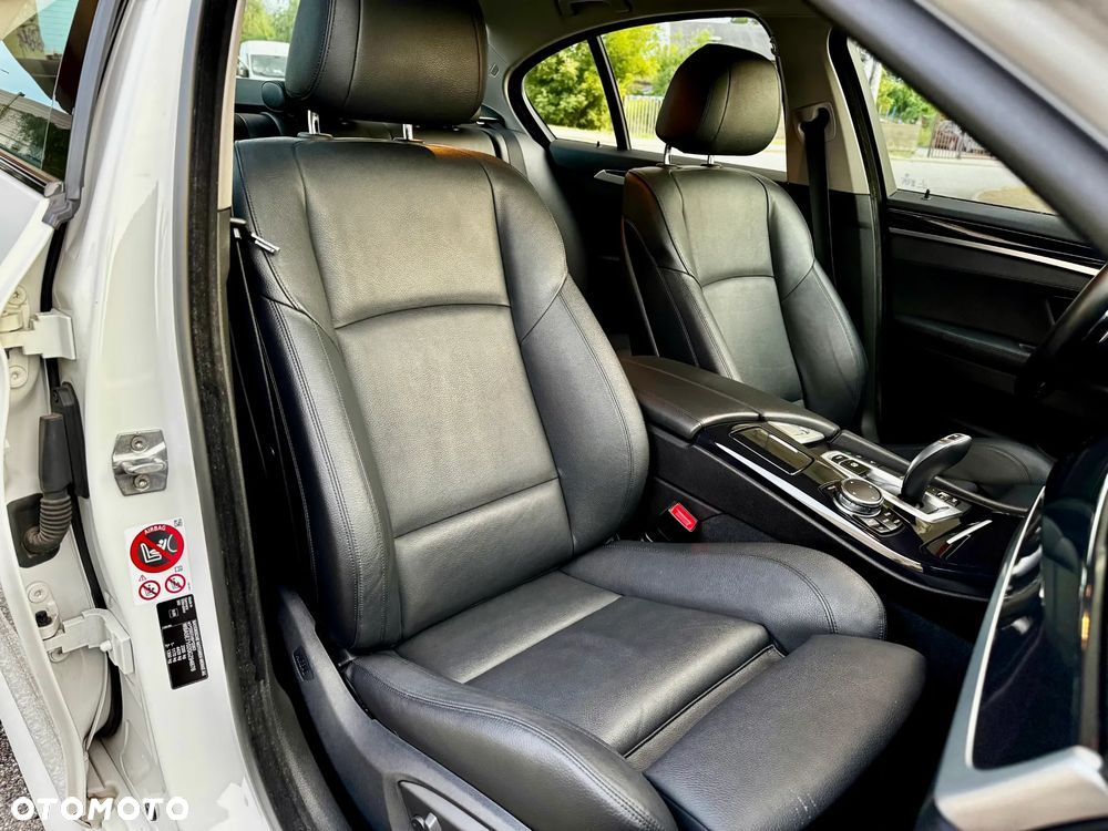 BMW Seria 5 520d xDrive M Sport sport - 28