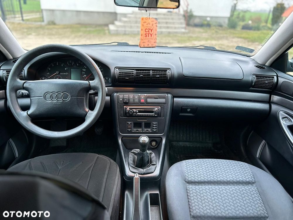 Audi A4 Limousine - 9