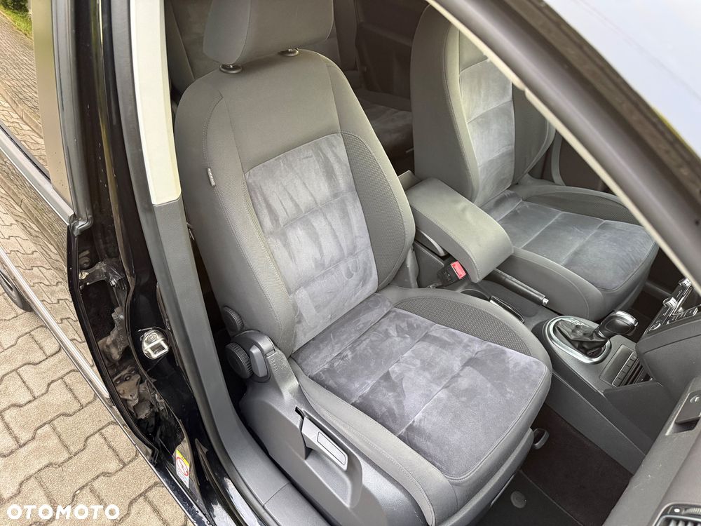 Volkswagen Touran 2.0 TDI DPF DSG Highline - 12