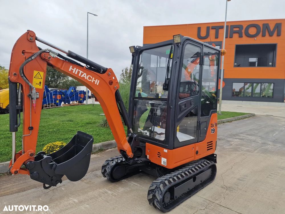 Hitachi ZX19, Masa operat 2tone, 2019, 1.596h, LAMA, CUPLA RAPIDA+3 CUPE, Senile extensibile, latime strans 0,98m, Inst picon, cabina, radio, senile 80% ok, STARE FOARTE BUNA, posibilitate leasing 4 ani, rata lunara 2.000 lei-PROMOTIE-17.900EUR+Tva - 20