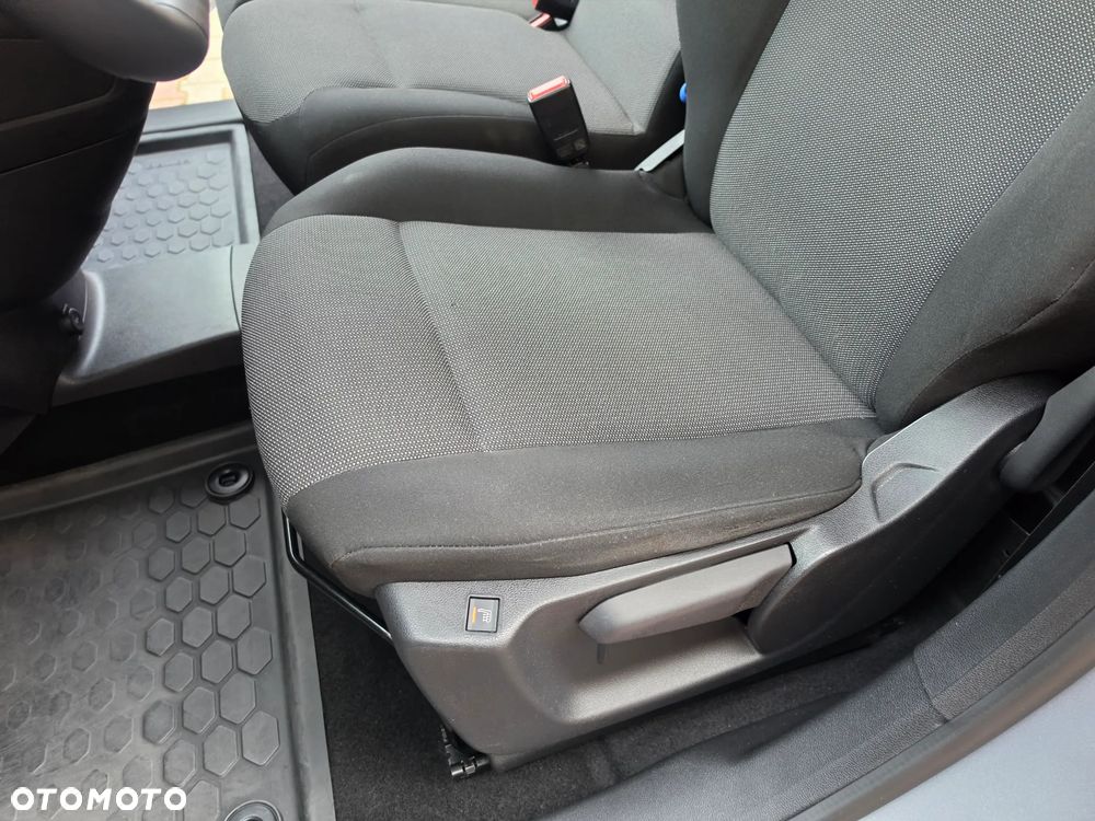 Opel COMBO - 32