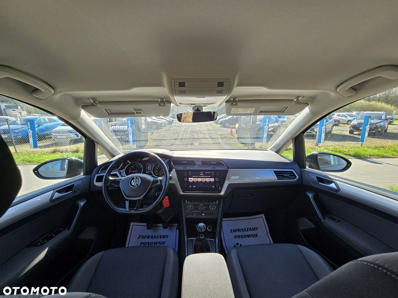 Volkswagen Touran - 21