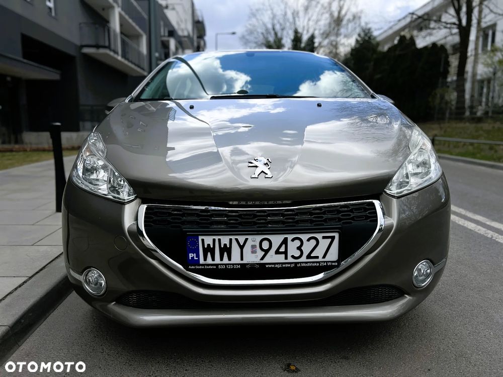 Peugeot 208 - 23