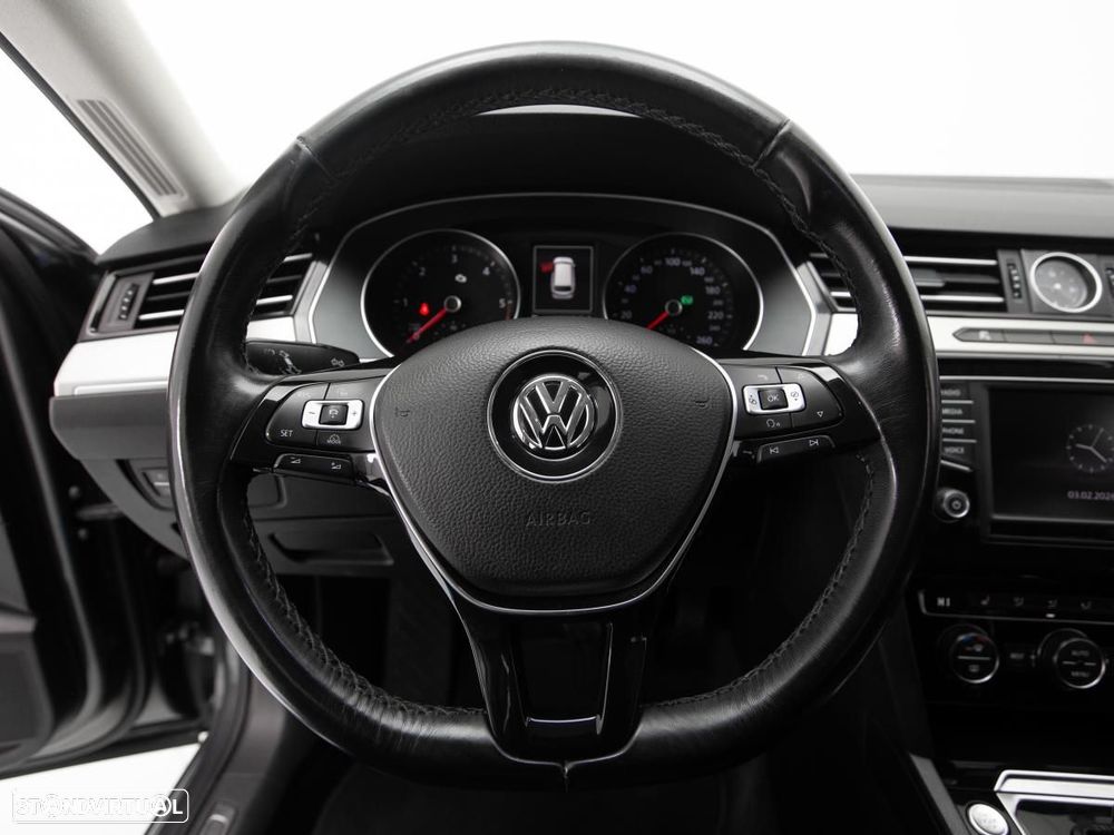 VW Passat Variant 2.0 TDI Confortline DSG - 16