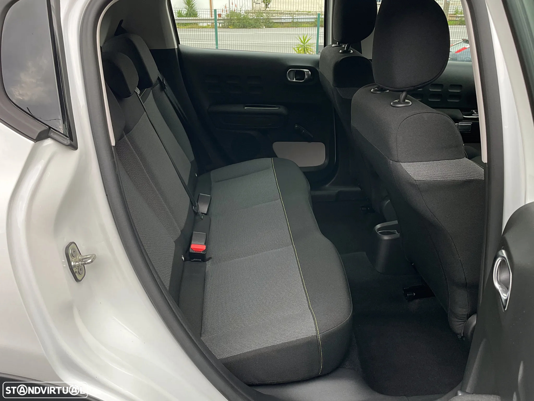 Citroën C3 1.2 PureTech Shine - 19