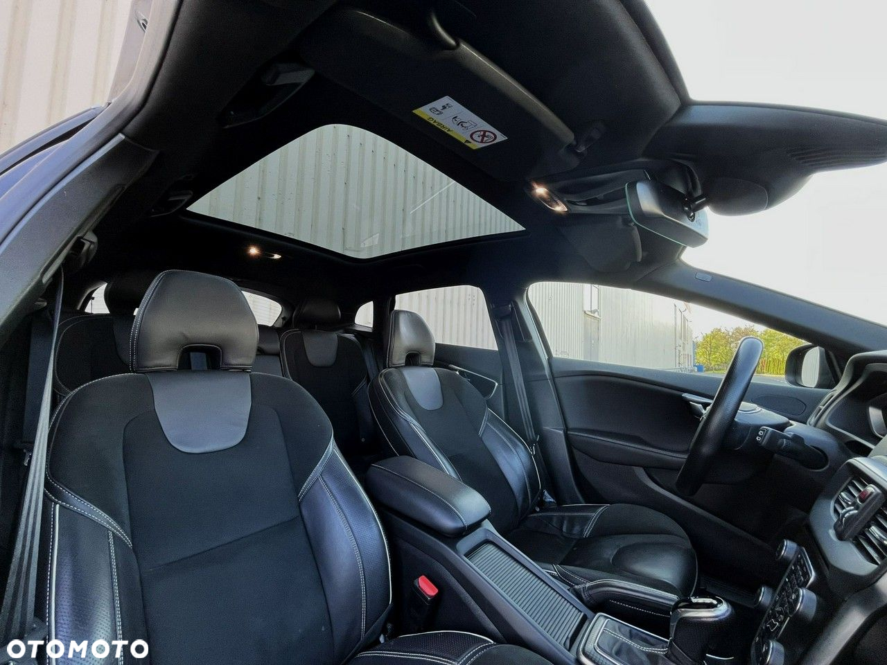 Volvo V40 T3 Geartronic RDesign - 14