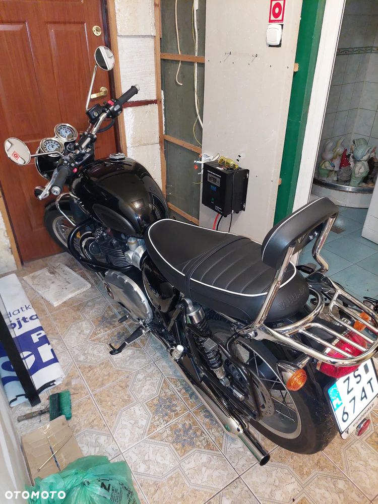 Triumph Bonneville - 11