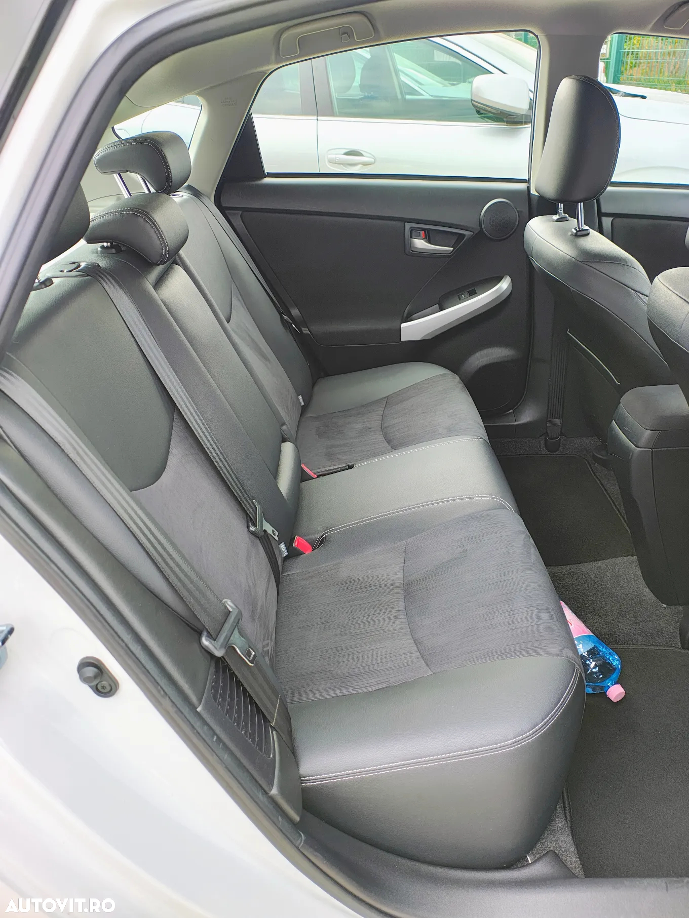 Toyota Prius 1.8 HSD Exclusive - 24