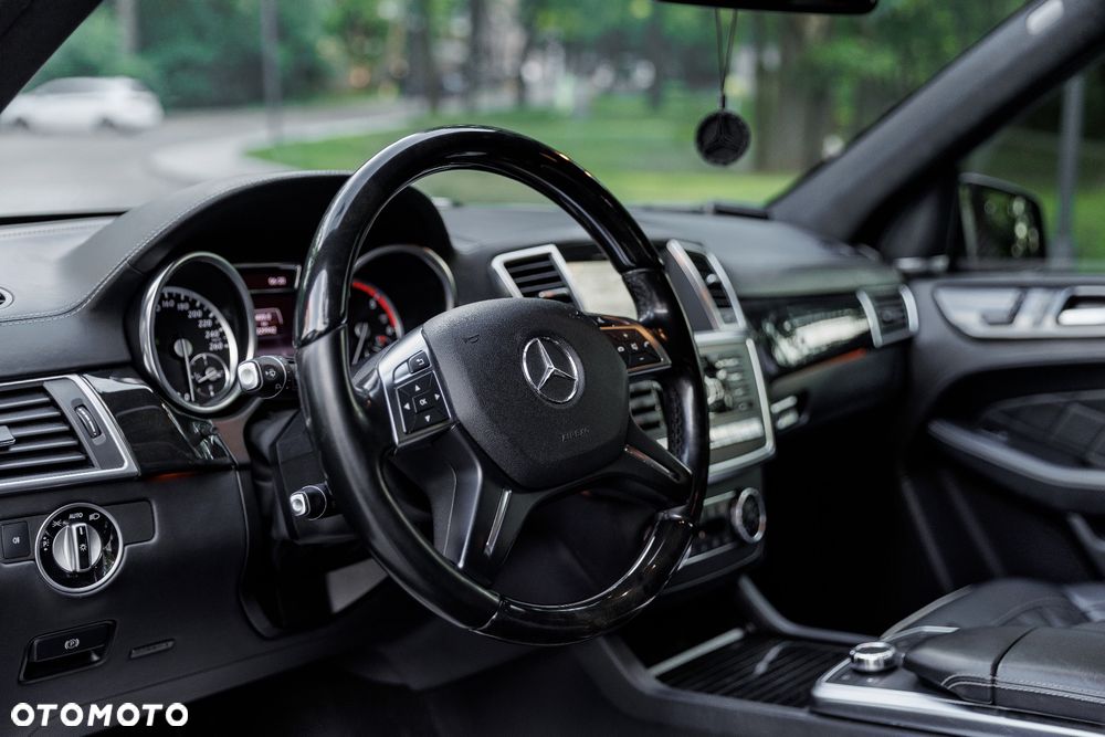 Mercedes-Benz ML 350 BlueTEC 4-Matic - 10