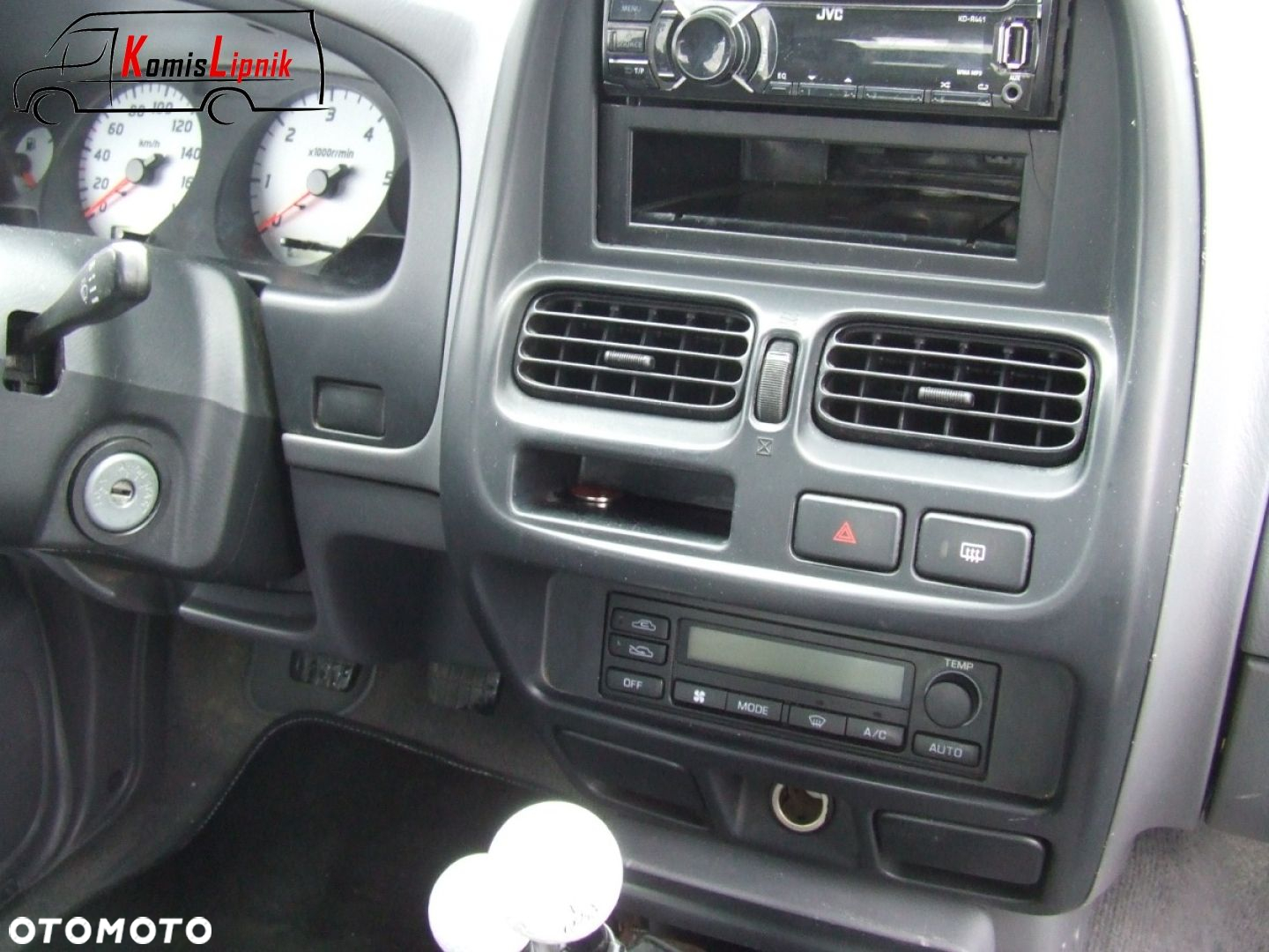 Nissan Nawara - 12