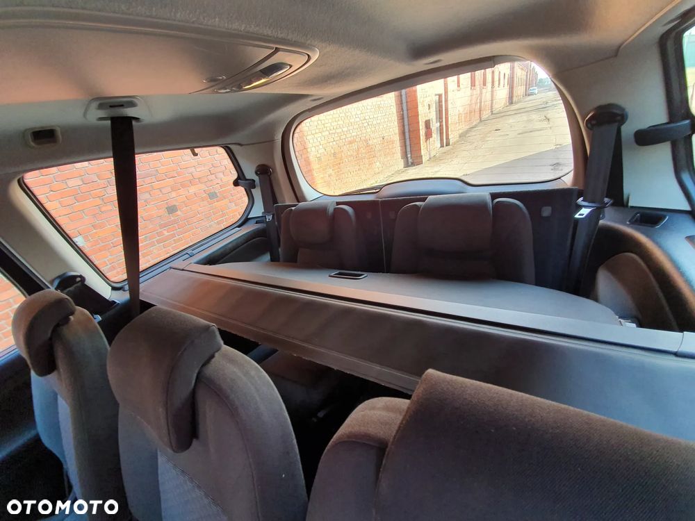 Ford Galaxy 2.0 Ghia - 17
