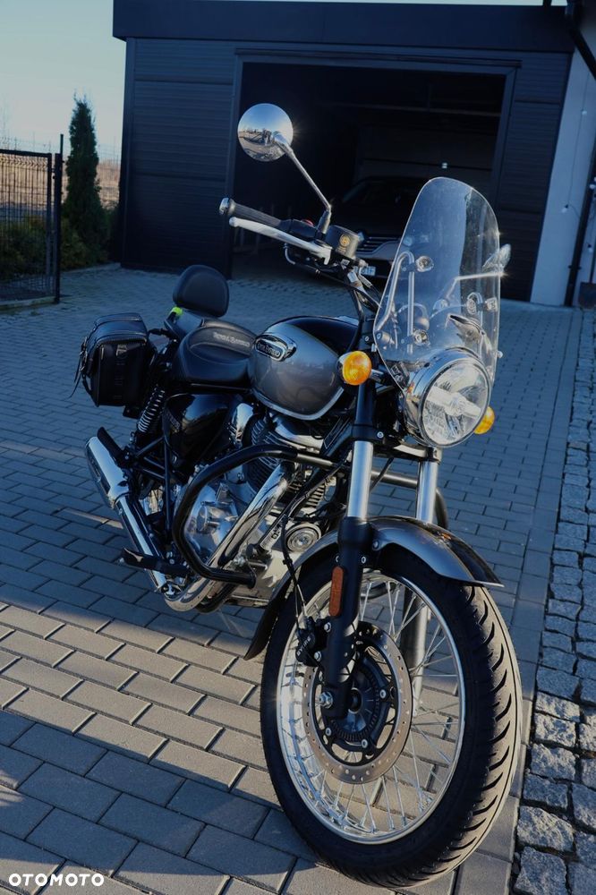 Royal Enfield Meteor - 1